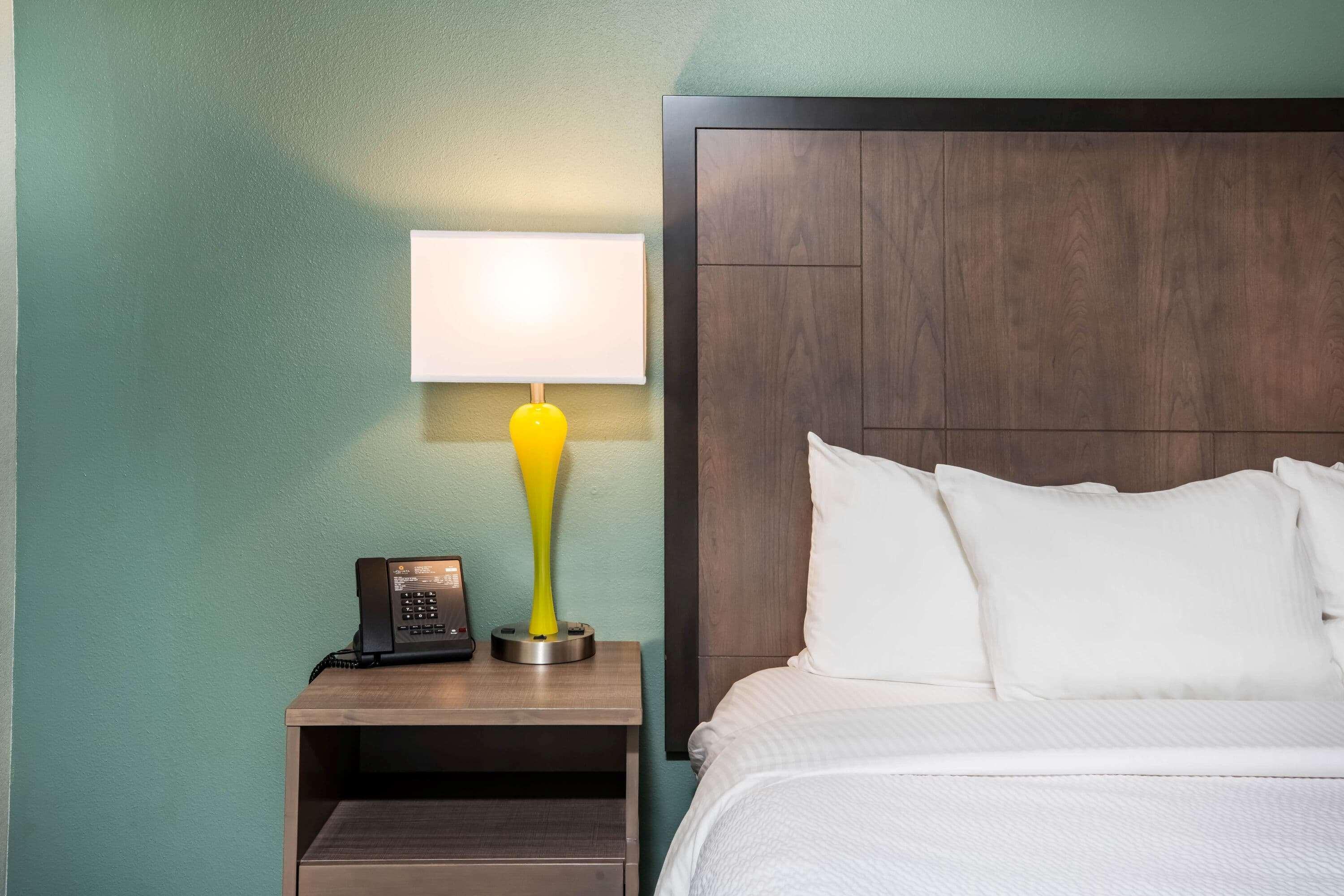 La Quinta By Wyndham Newport Hotel Екстериор снимка