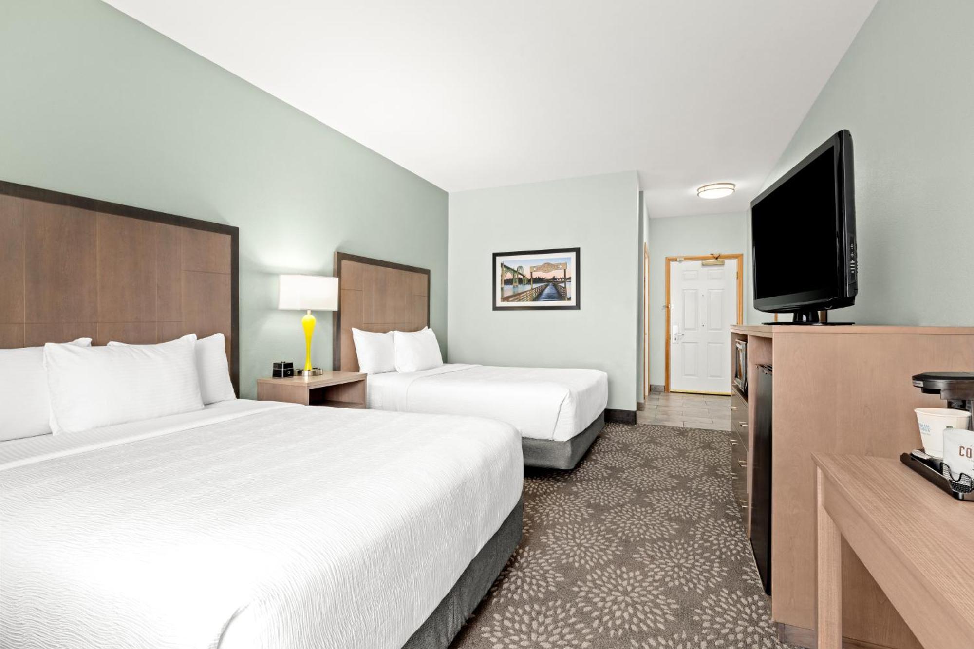 La Quinta By Wyndham Newport Hotel Екстериор снимка