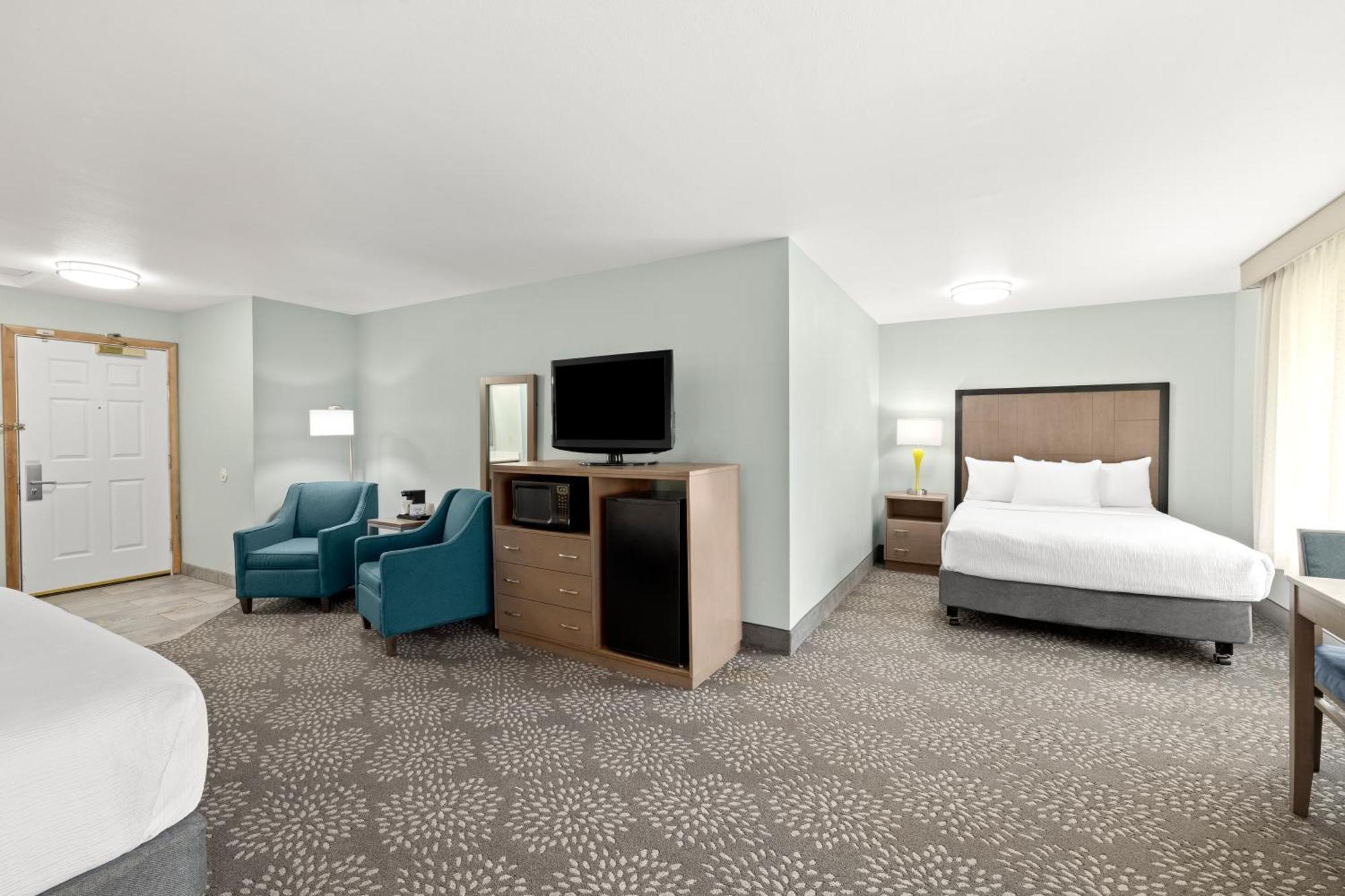 La Quinta By Wyndham Newport Hotel Екстериор снимка
