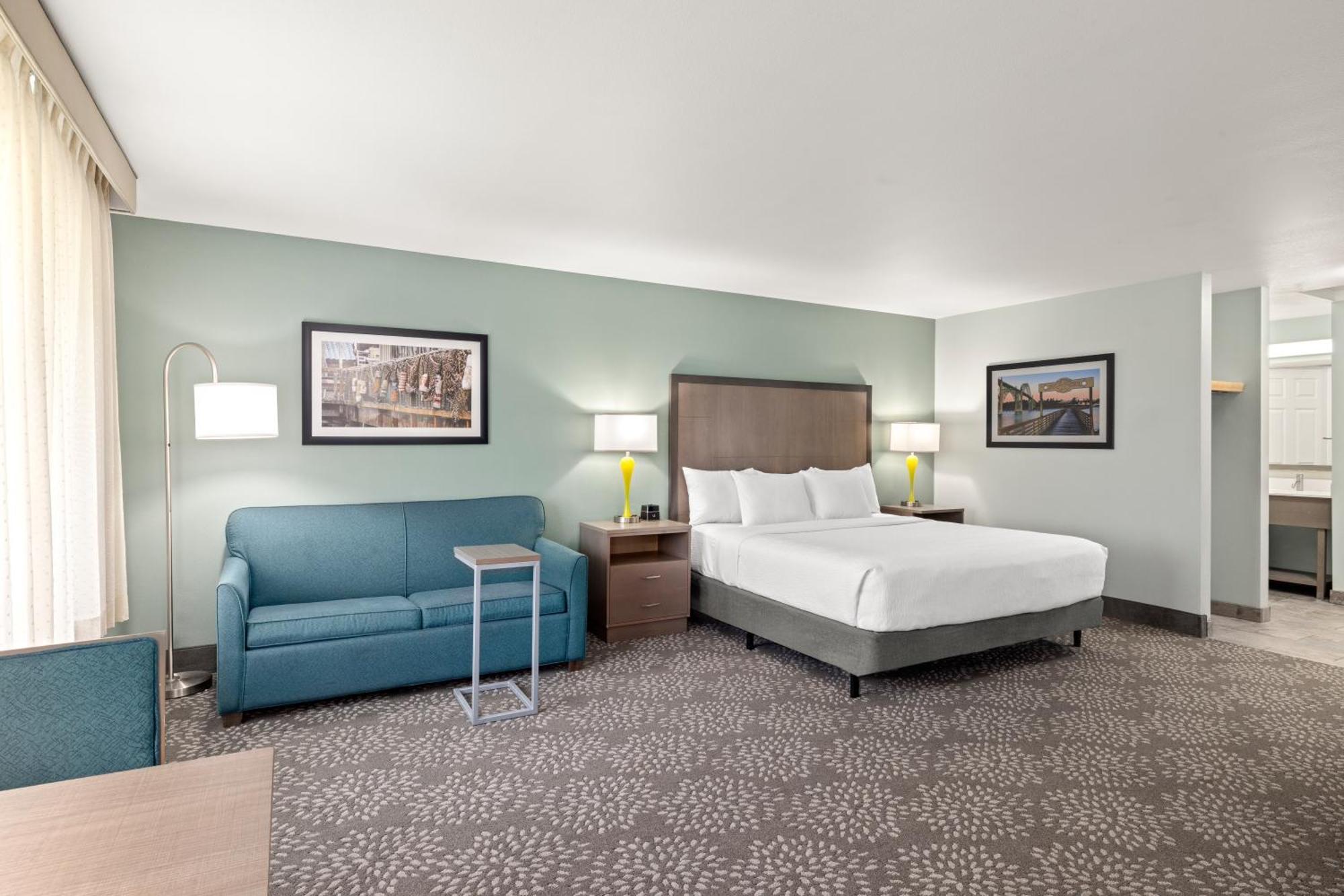 La Quinta By Wyndham Newport Hotel Екстериор снимка