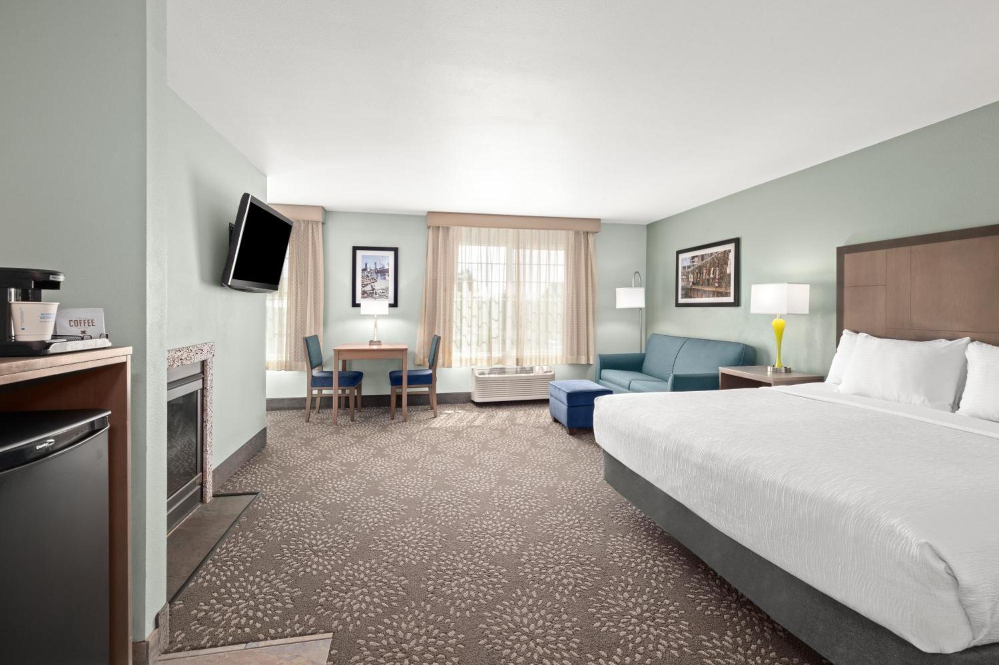 La Quinta By Wyndham Newport Hotel Екстериор снимка