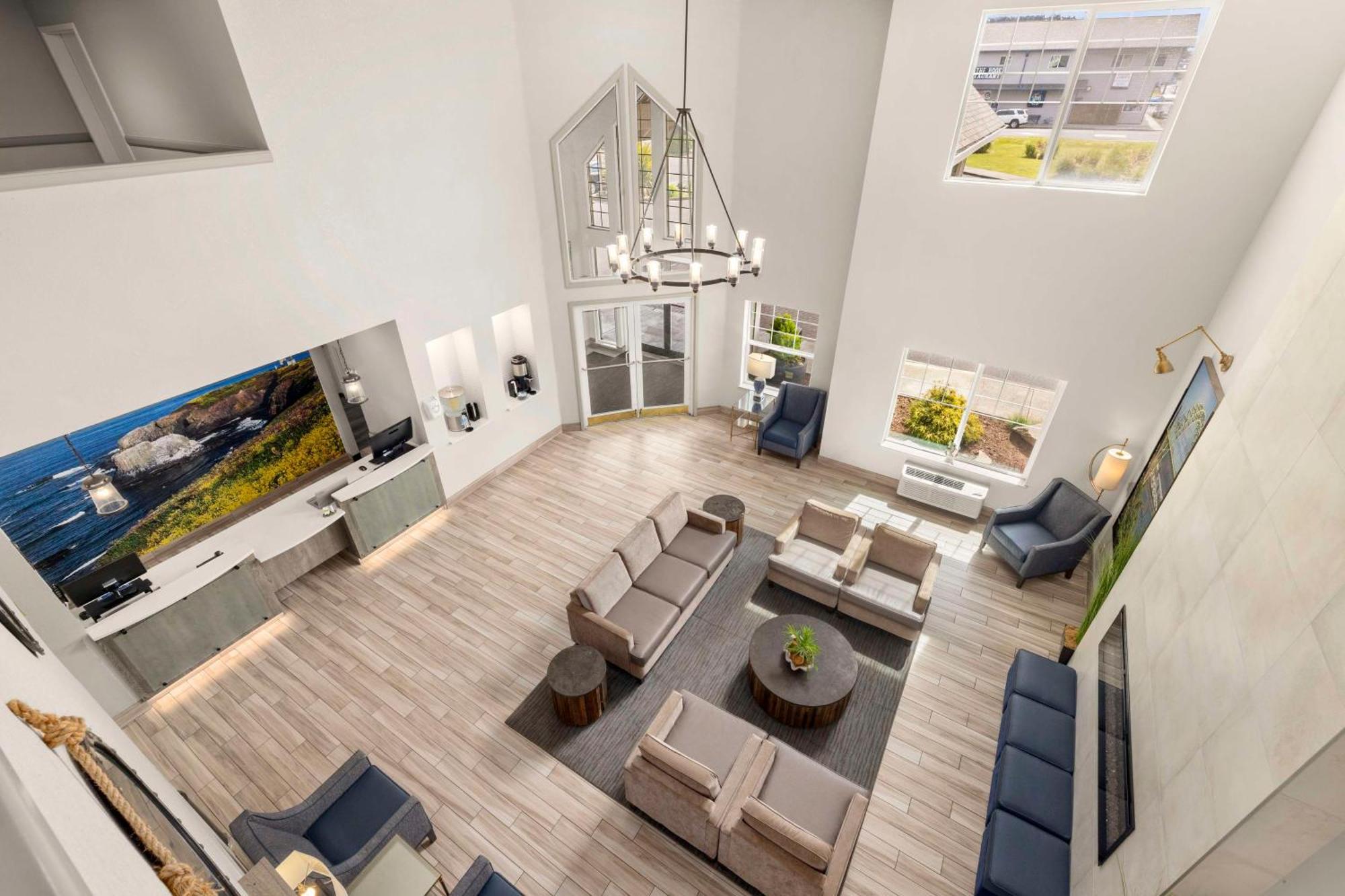 La Quinta By Wyndham Newport Hotel Екстериор снимка