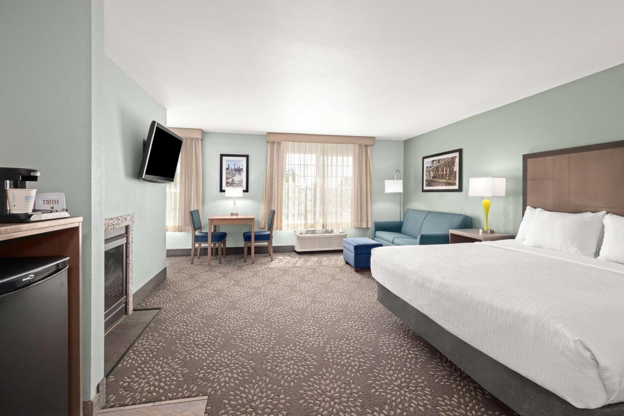 La Quinta By Wyndham Newport Hotel Екстериор снимка