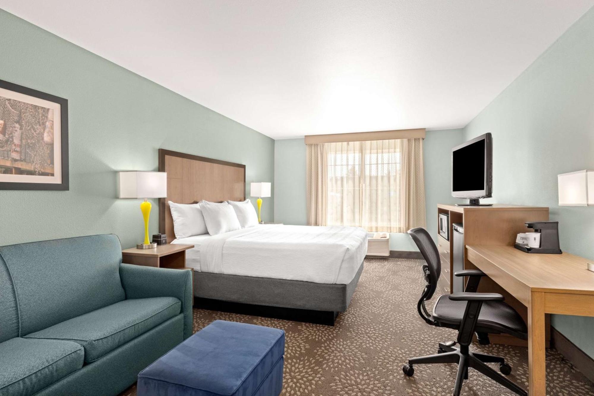 La Quinta By Wyndham Newport Hotel Екстериор снимка