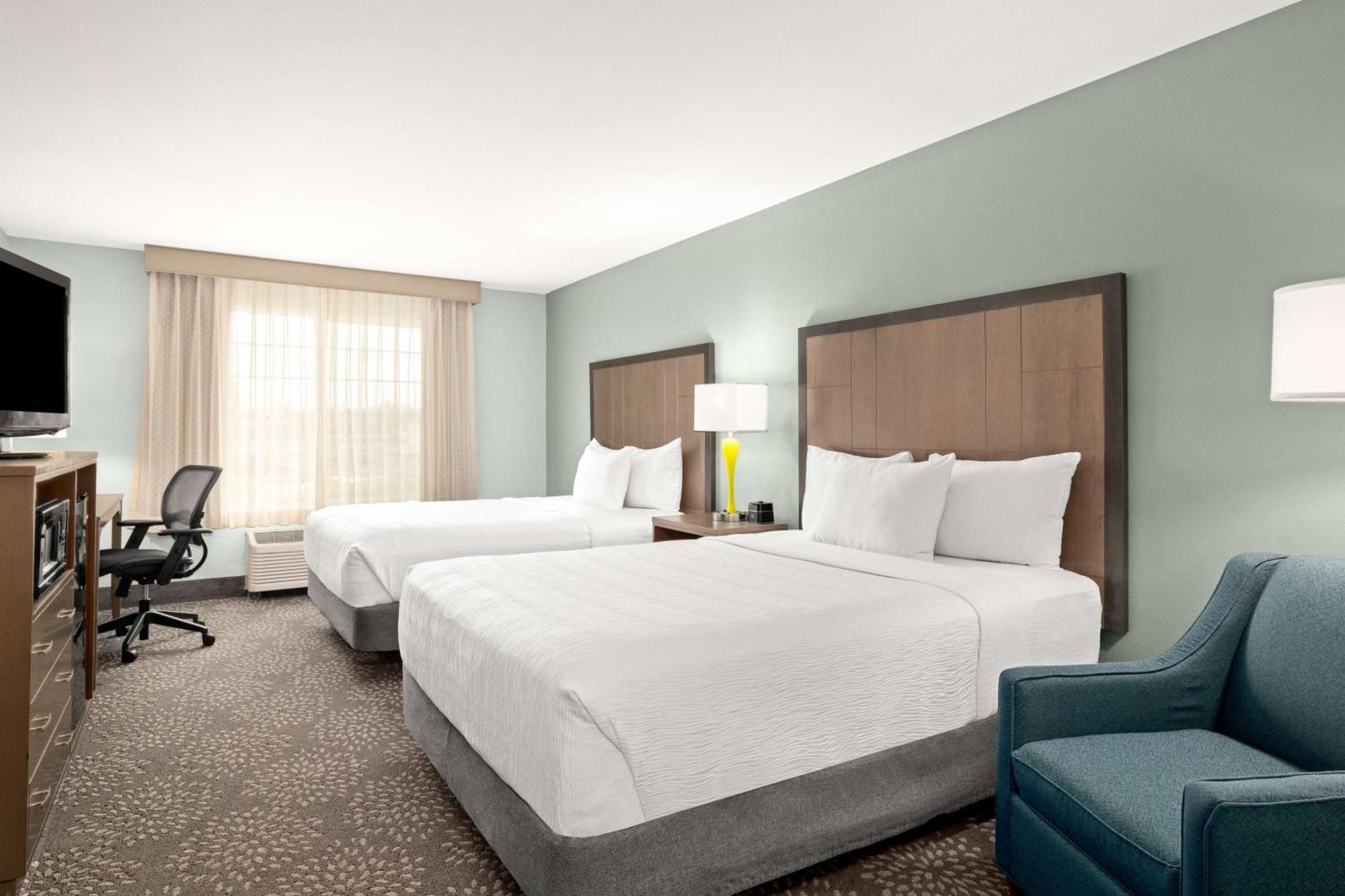 La Quinta By Wyndham Newport Hotel Екстериор снимка